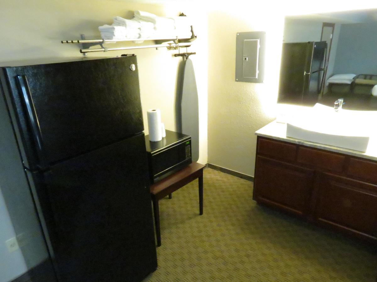 Edgewater Hotel And Suites Put-in-Bay Eksteriør bilde